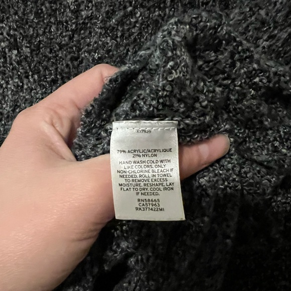 Melrose & Market Fuzzy Grey Bell Sleeve Sweater - Picture 4 of 5